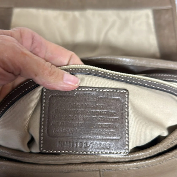 Coach Houston Med Messenger/ computer 
Briefcase Bag-Vintage Leather! MSRP 498 - Picture 10 of 12